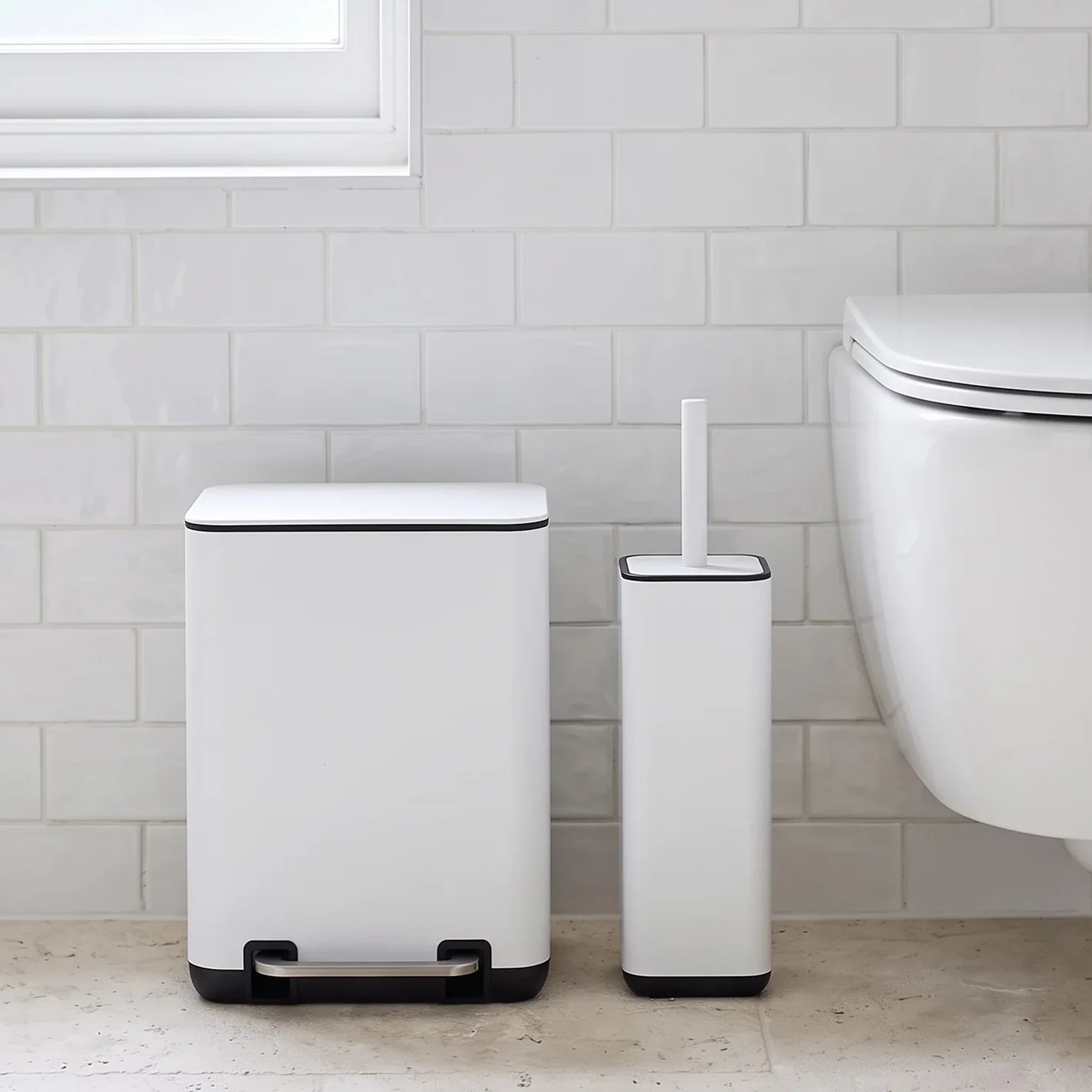 Toilet Set Bin 7L & Brush White LIBBI