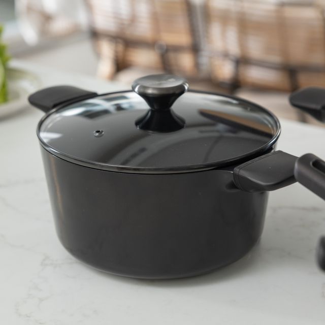 Pot Cast Aluminum - Marian